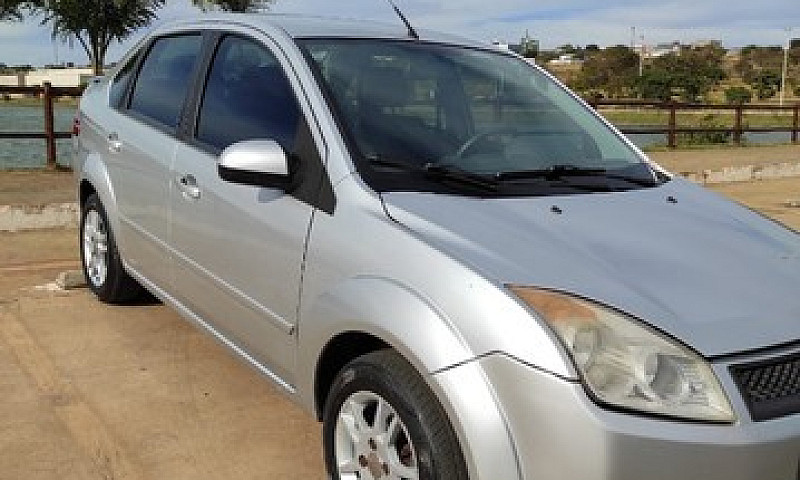 Vendo: Ford Fiesta S...