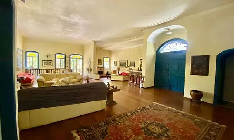 Casa Com 7 Dormitóri...