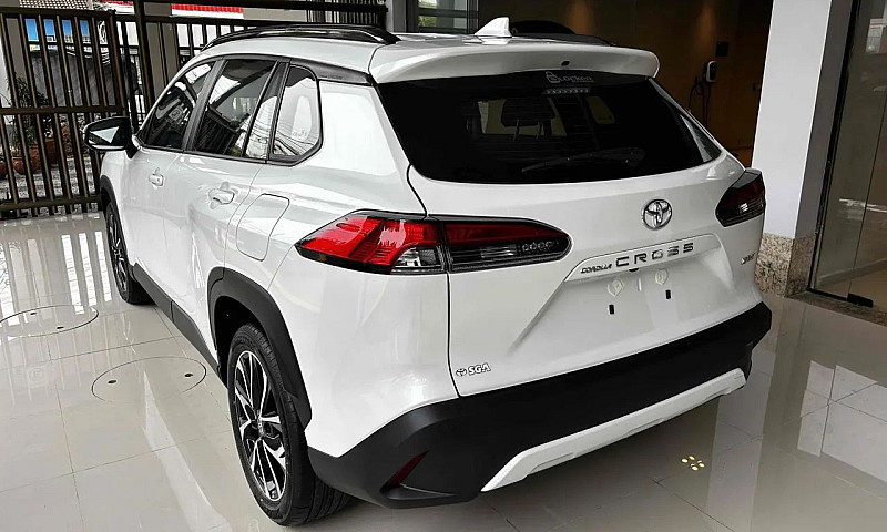Toyota Corolla Cross...