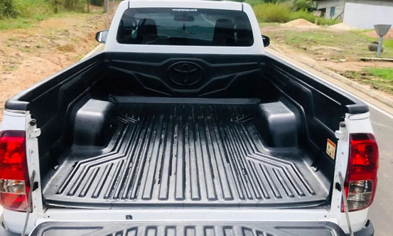 Toyota Hilux Cs 4X4 ...