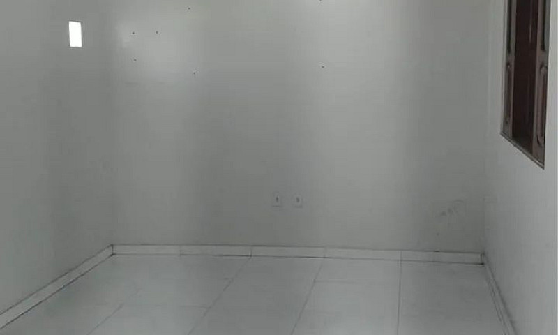 Aluga-Se Casa...
