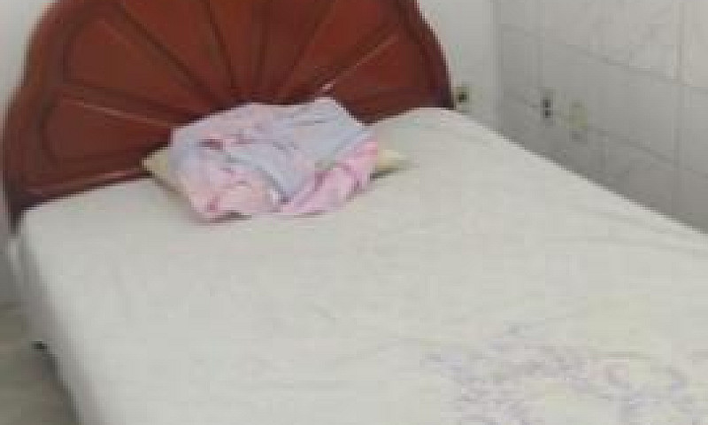 Quarto Mobiliado R$ ...