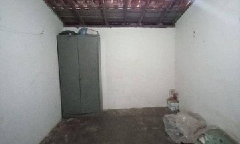 Casa Com 4 Dormitóri...
