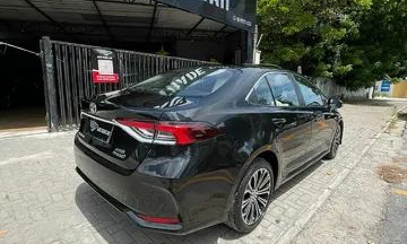 Corolla Altis Hybrid...