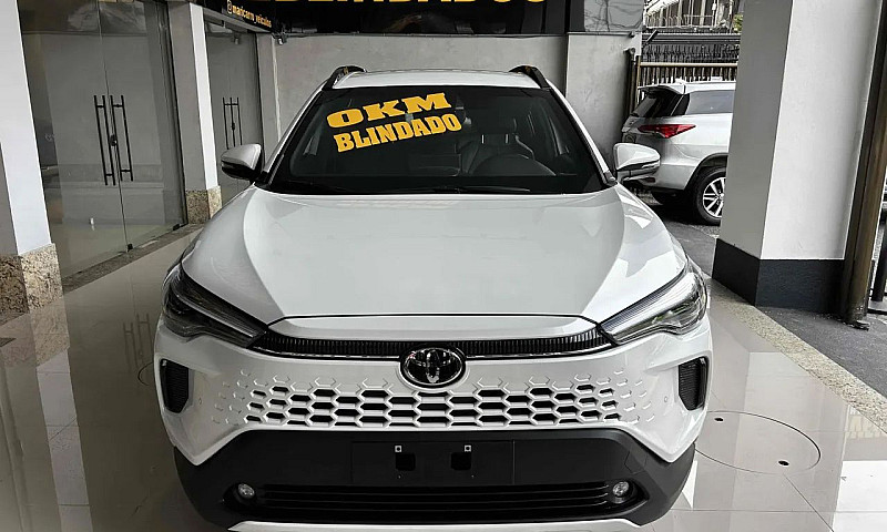 Toyota Corolla Cross...