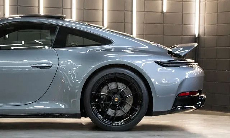 Porsche 911 Carrera ...