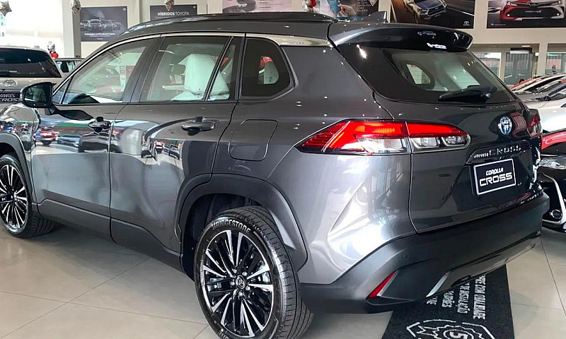 Toyota Corolla Cross...
