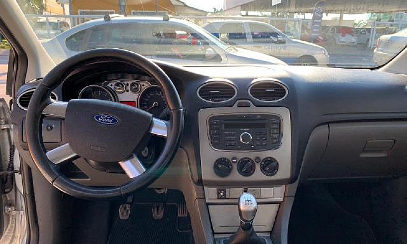 Ford Focus Glx 1.6 2...