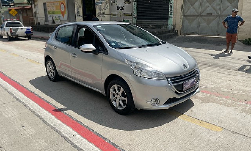 Peugeot 208 1.6 Auto...