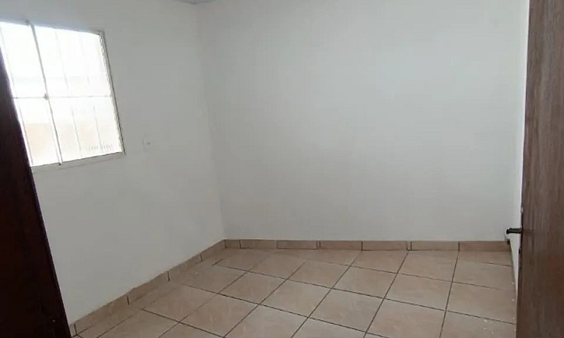 Alugue-Se Casa De 3 ...