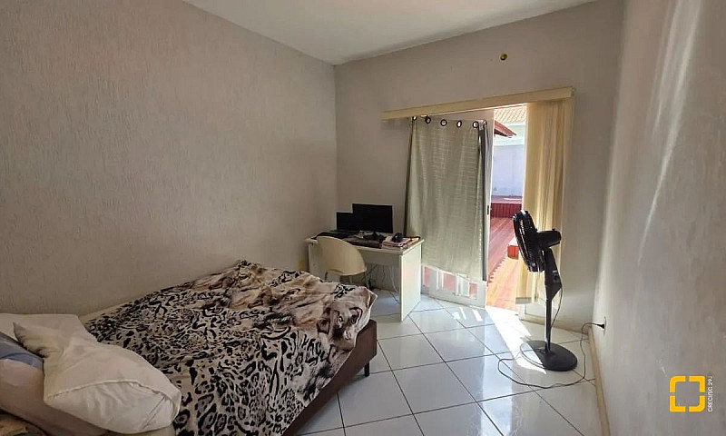 Casa Com Piscina Bai...