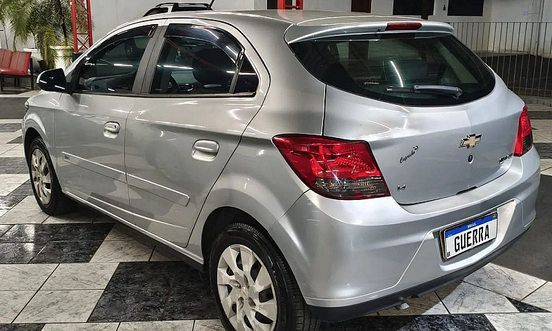 Chevrolet Onix Hatch...