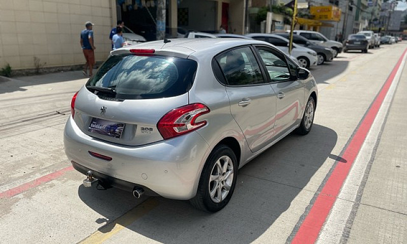 Peugeot 208 1.6 Auto...