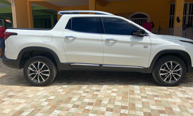 Fiat Toro Volcano...