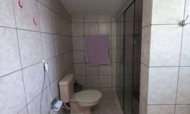 Casa Com 4 Dormitóri...