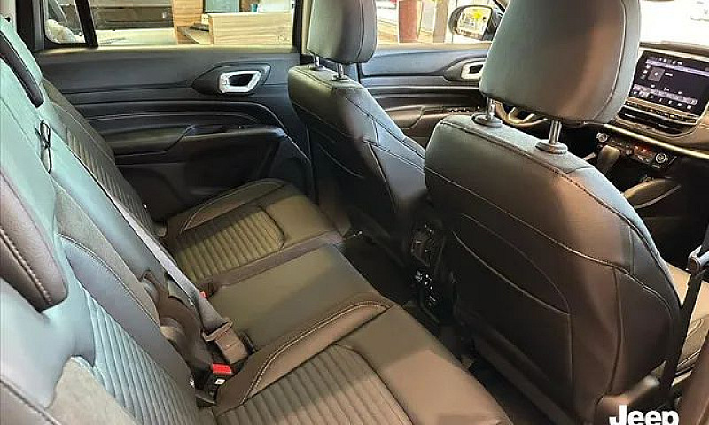 Jeep Commander 1.3 T...