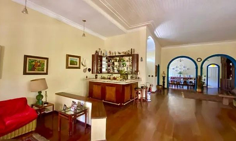 Casa Com 7 Dormitóri...