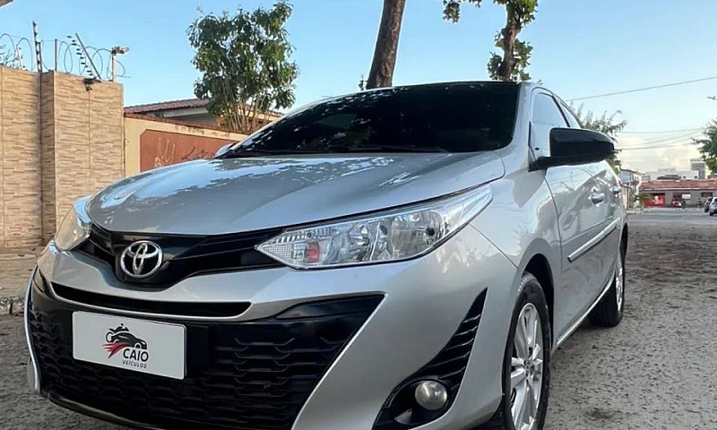Toyota Yaris Xl Seda...
