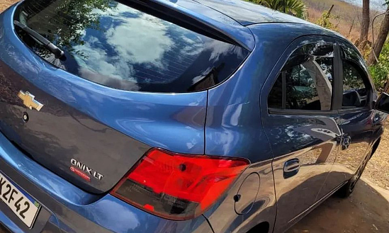 Chevrolet Onix Hatch...
