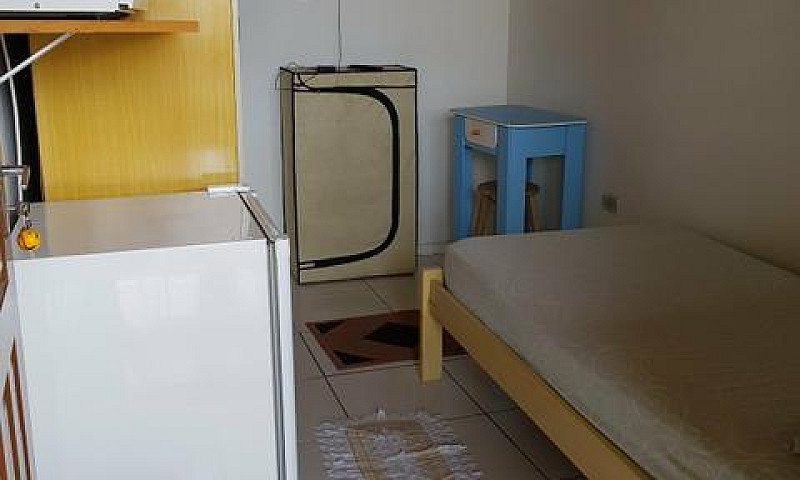 Quarto Com Água, Luz...