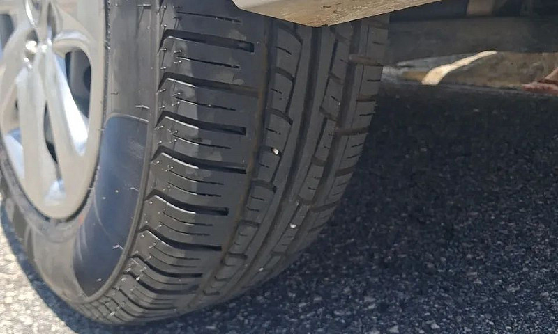 Ford Ka+ Sedan 1.0 T...