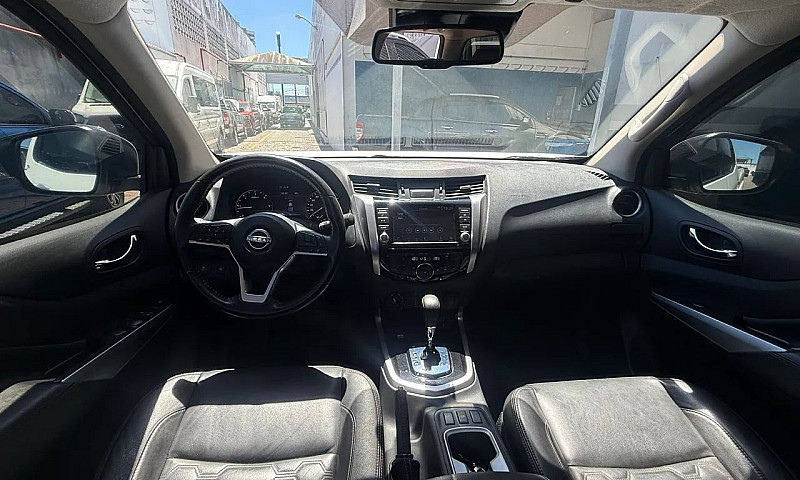 Nissan Frontier Plat...