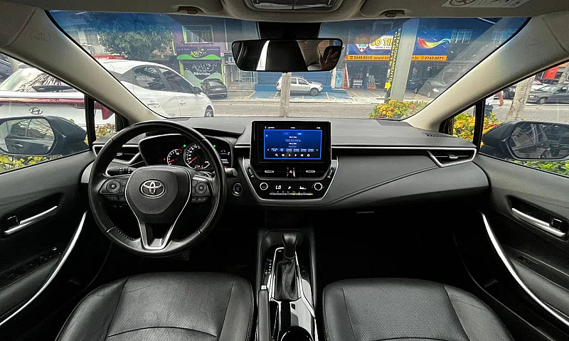 Toyota Corolla Cross...