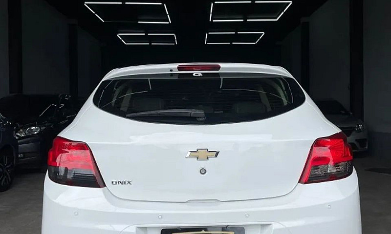Chevrolet Onix Joy H...