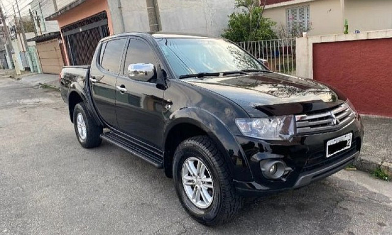 L200 Triton 2015 Com...