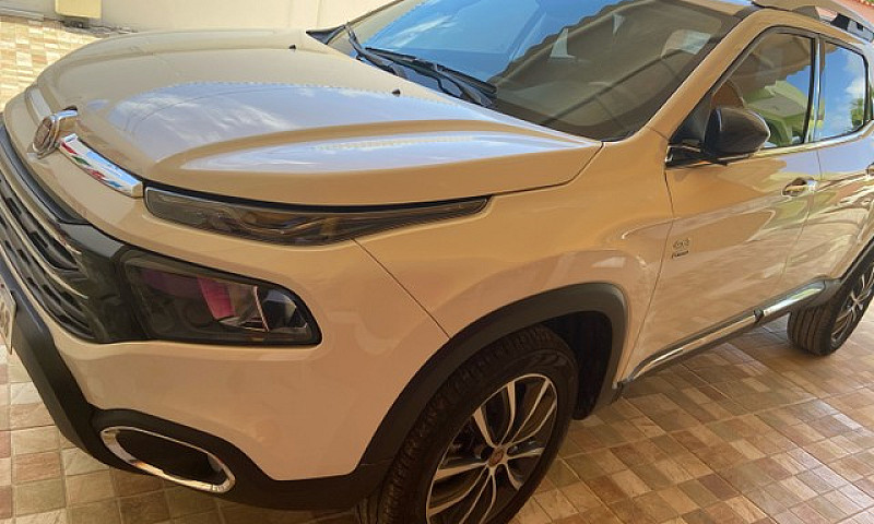 Fiat Toro Volcano...