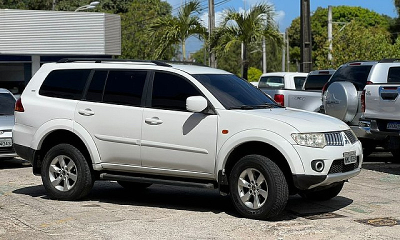 Pajero Dakar 2012 ...