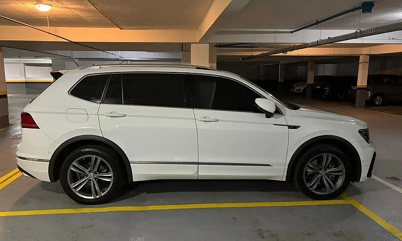 Volkswagen Tiguan Al...