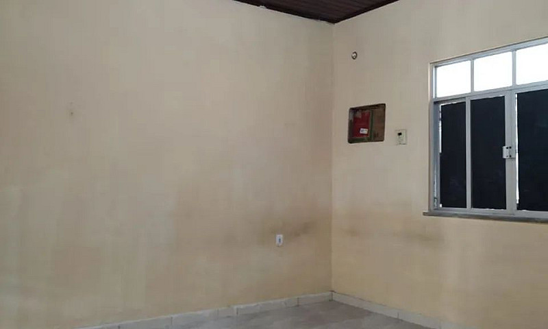 Vende-Se Ótima Casa ...