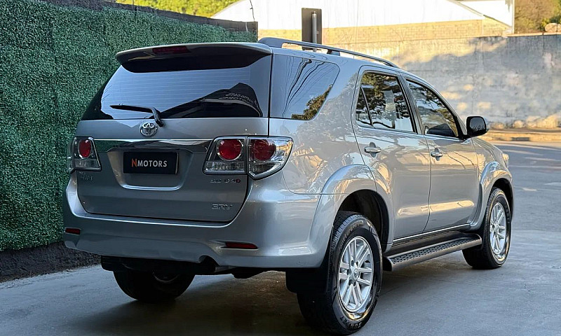Toyota Hilux Sw4 Srv...