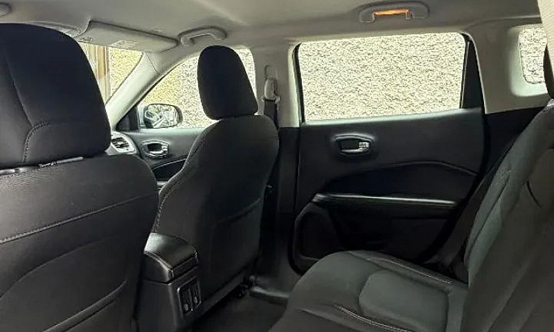 Jeep Compass Sport 2...