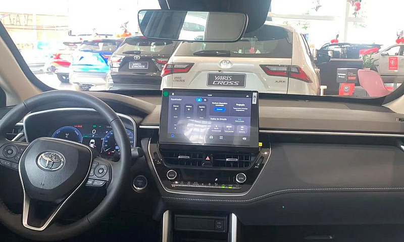 Toyota Corolla Cross...