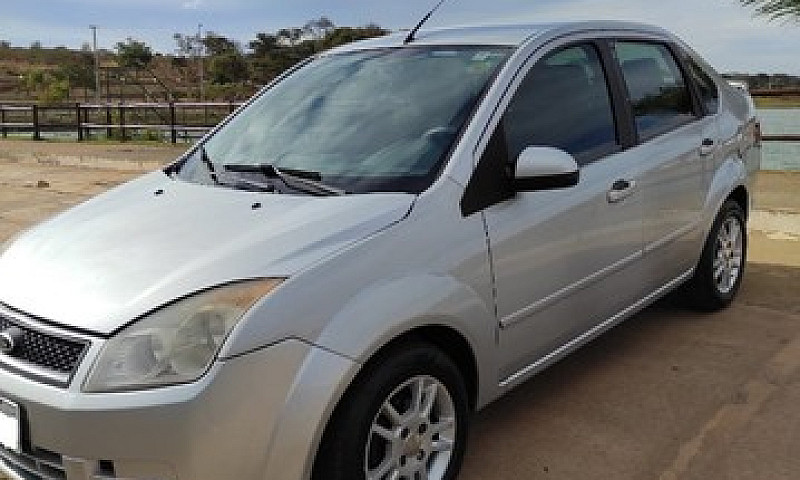 Vendo: Ford Fiesta S...