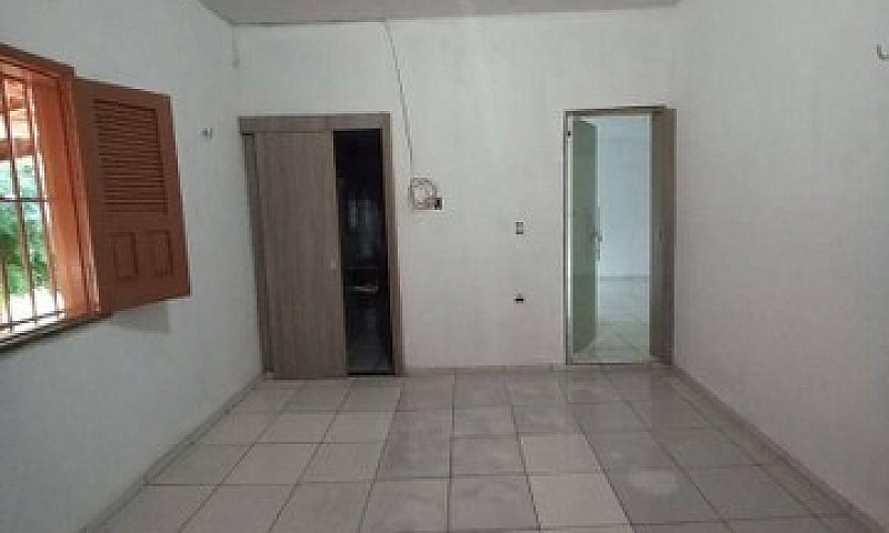 Casa Com 4 Dormitóri...