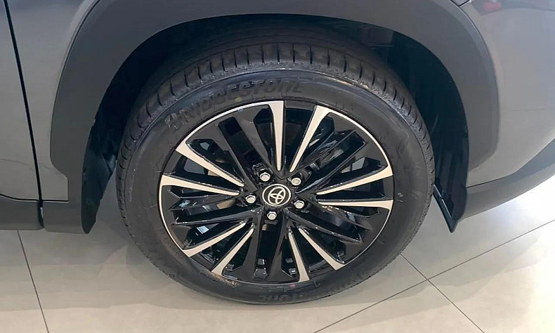 Toyota Corolla Cross...