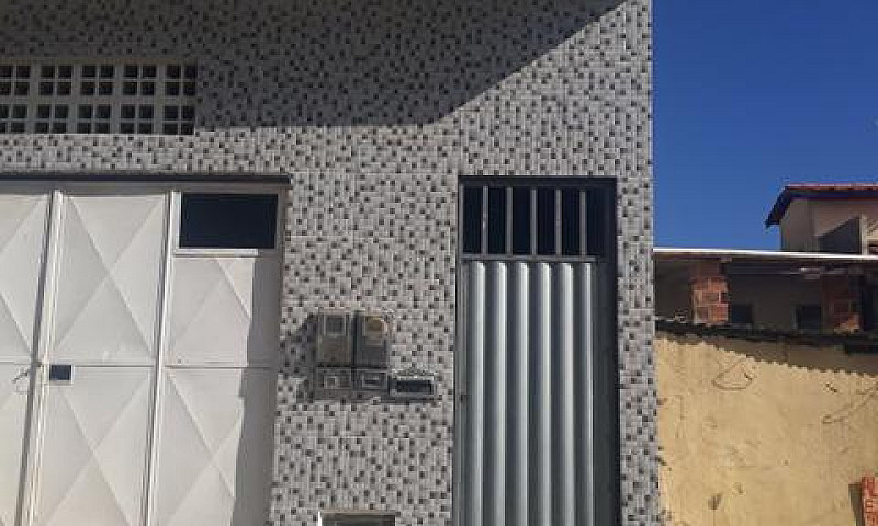 Vende-Se Uma Casa Lo...