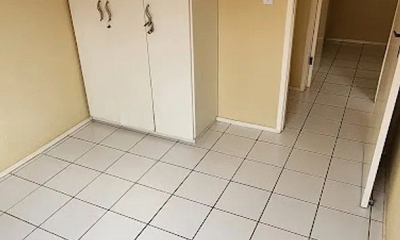 Apt 020, Condomínio ...