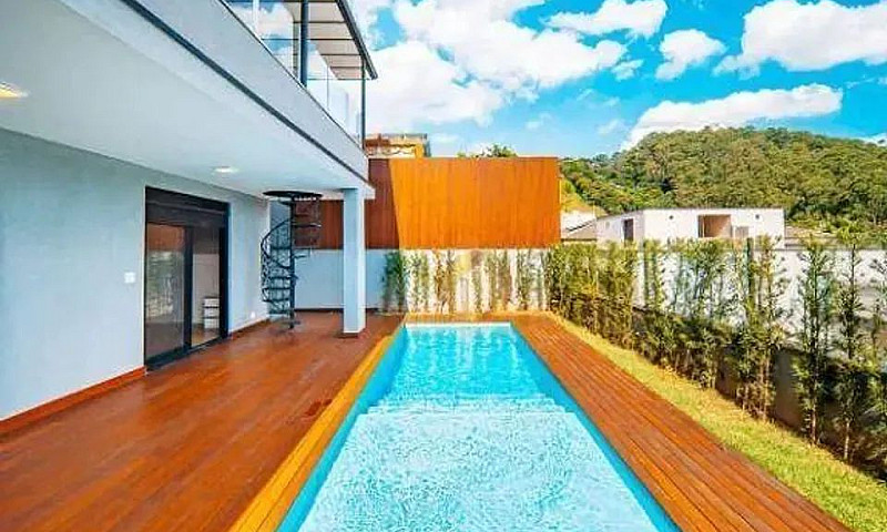 Casa Com 3 Dormitóri...