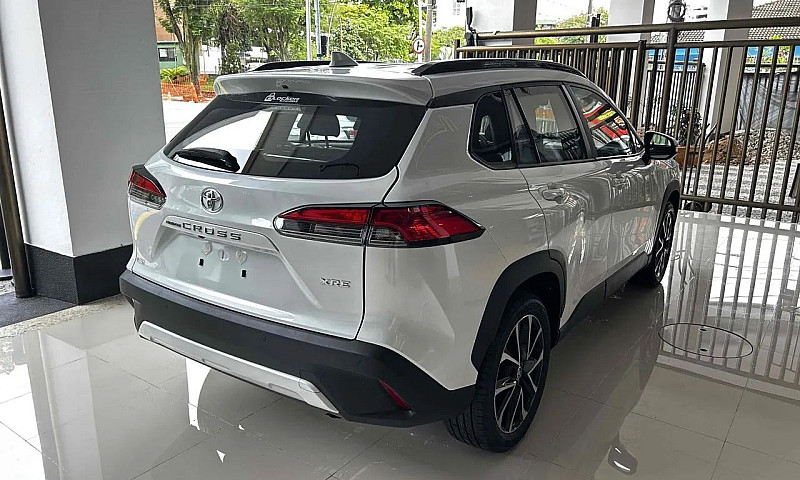 Toyota Corolla Cross...