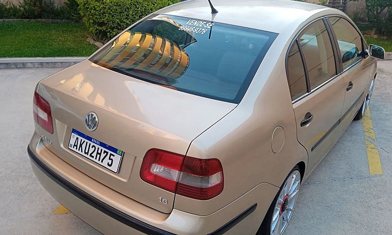 Volkswagen Polo Seda...