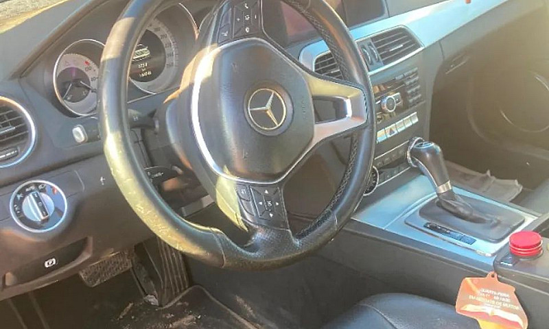 Mercedes-Benz C-200 ...