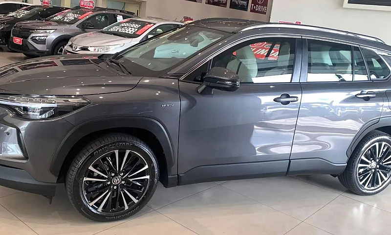 Toyota Corolla Cross...
