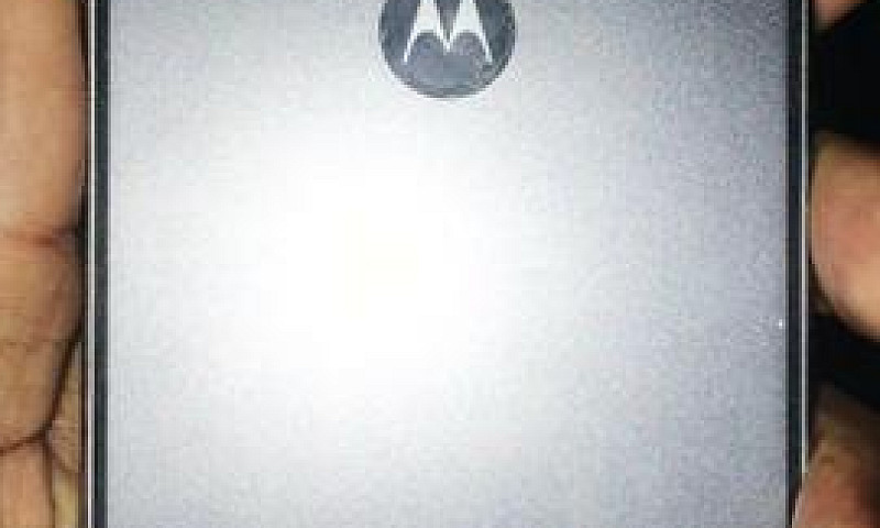 Moto Z2 Play...