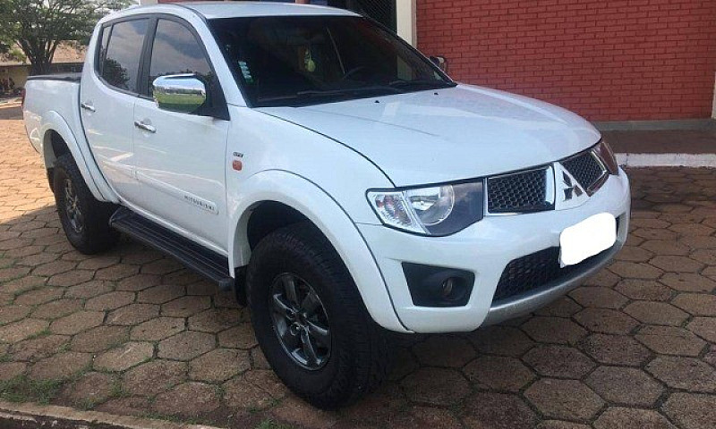 Mitsubishi L200...