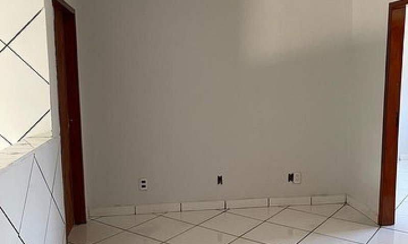 Casa Com 03 Quartos ...