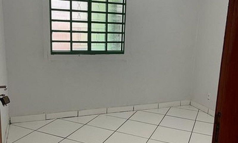 Casa Com 03 Quartos ...